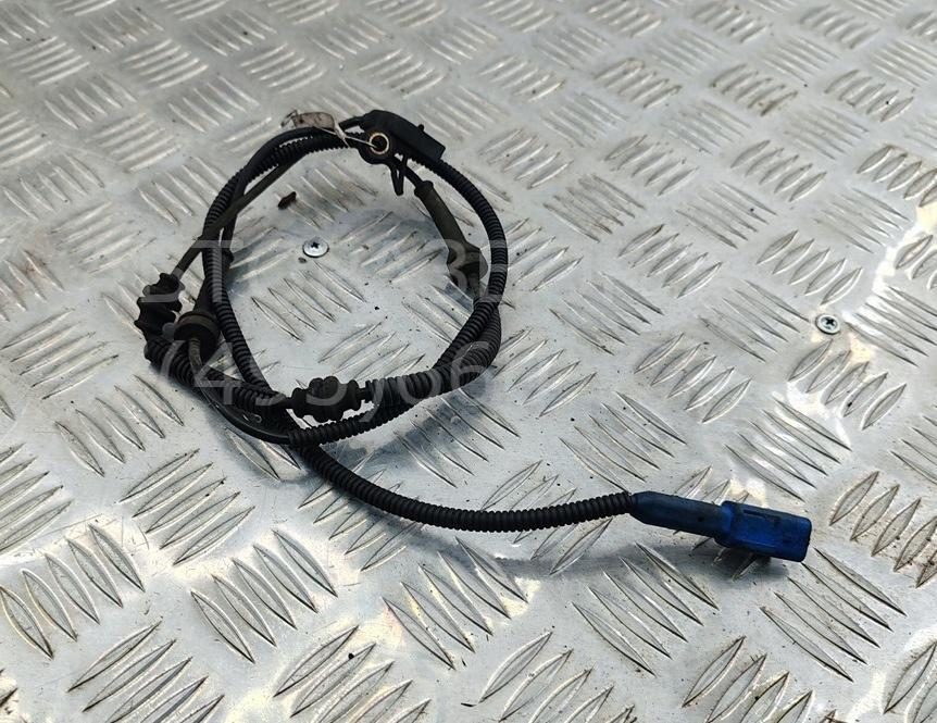 Датчик ABS передний