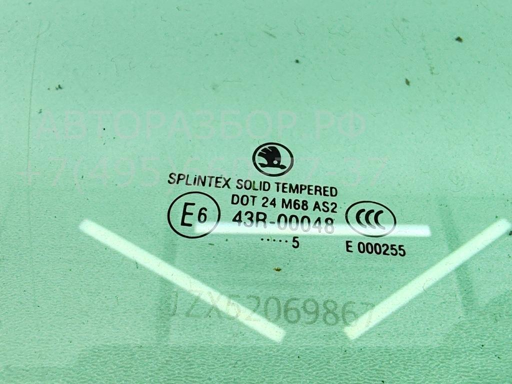 Стекло двери передней правой