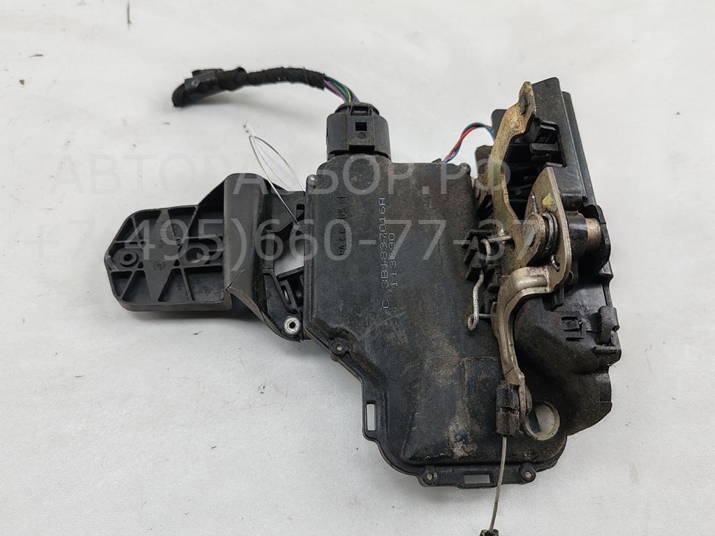 Замок двери передней правой