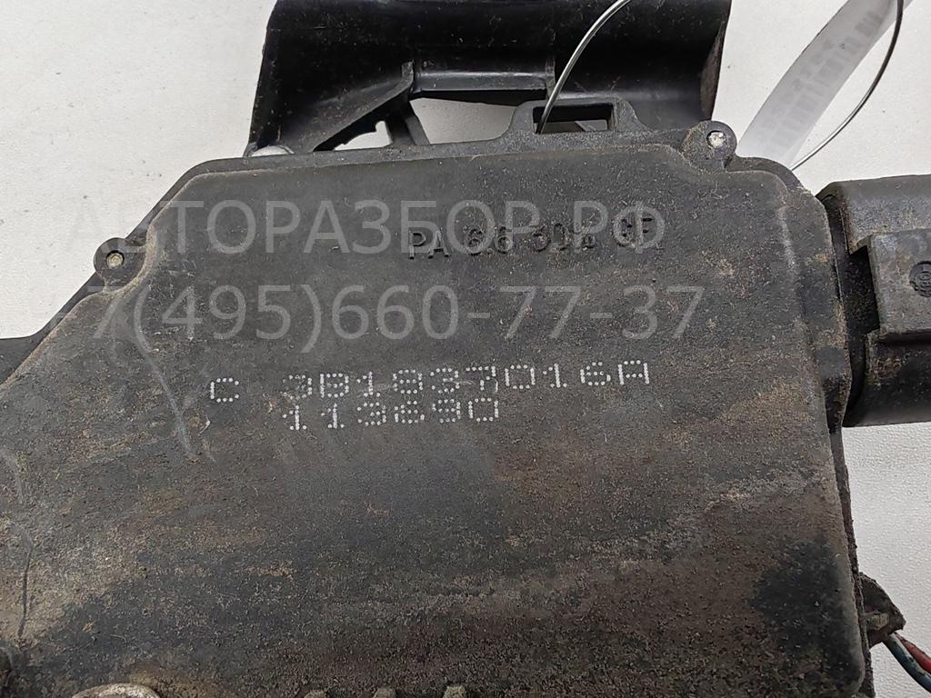 Замок двери передней правой