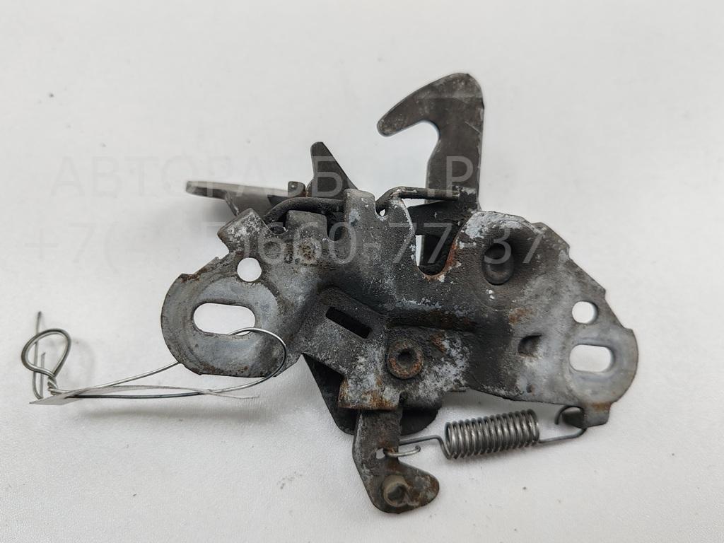 Замок капота