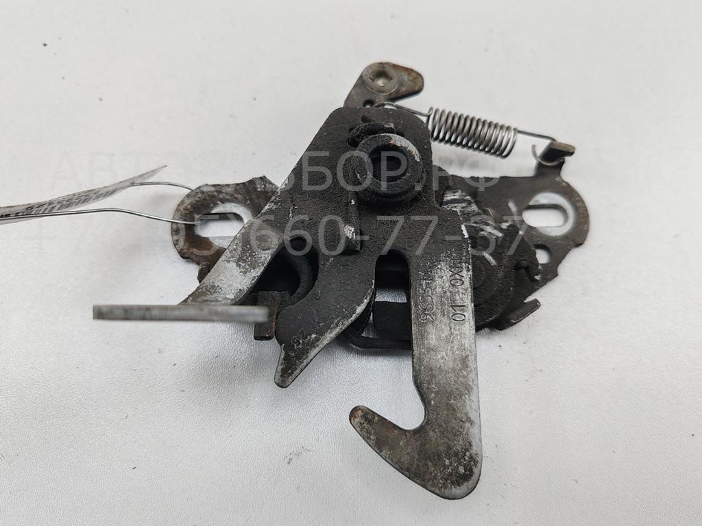 Замок капота