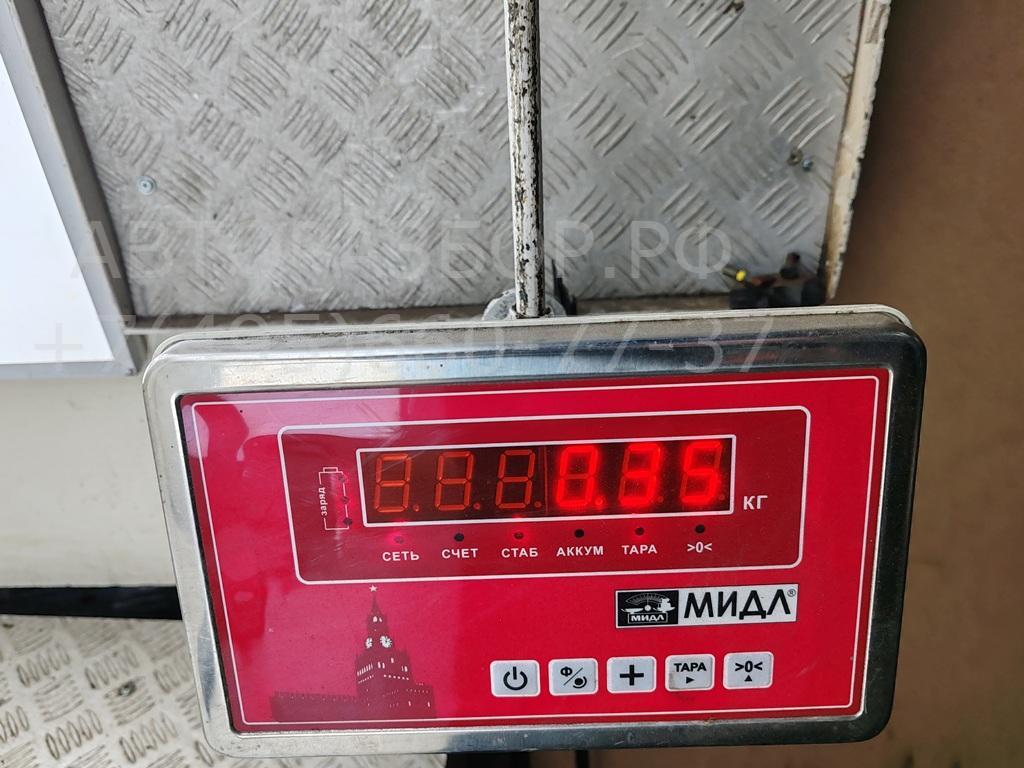 Молдинг двери передней левой