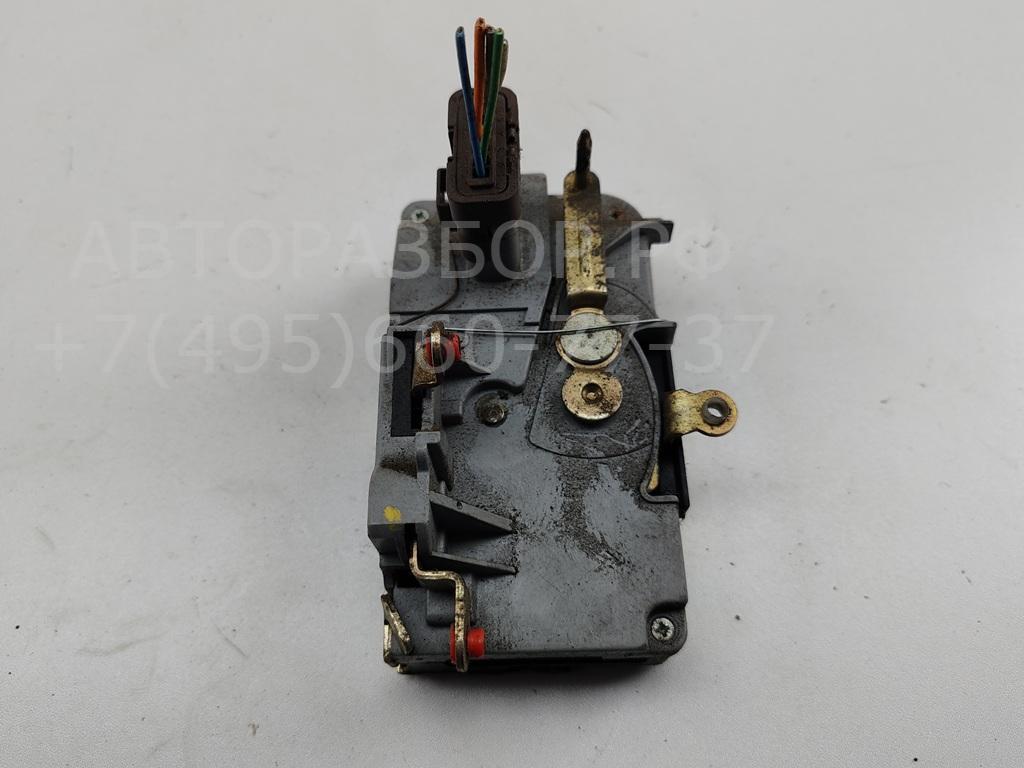 Замок двери передней левой