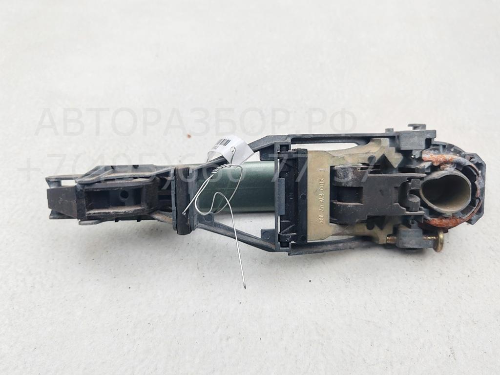 Ручка двери передней наружная правая