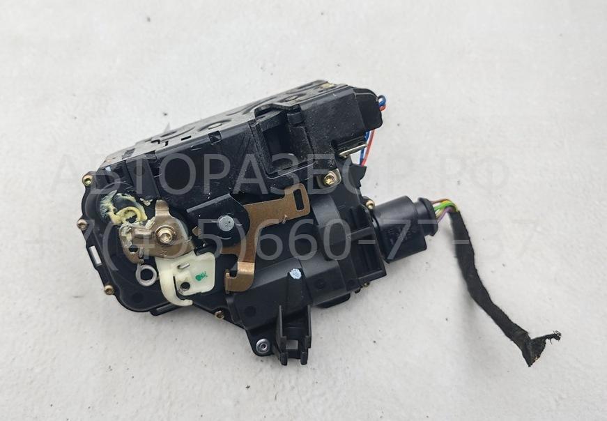 Замок двери передней правой