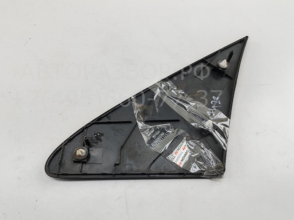 Накладка переднего крыла правого