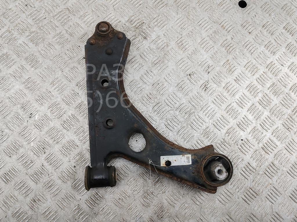 Рычаг передний левый