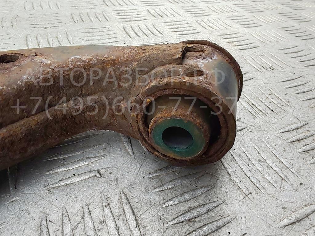 Рычаг передний левый