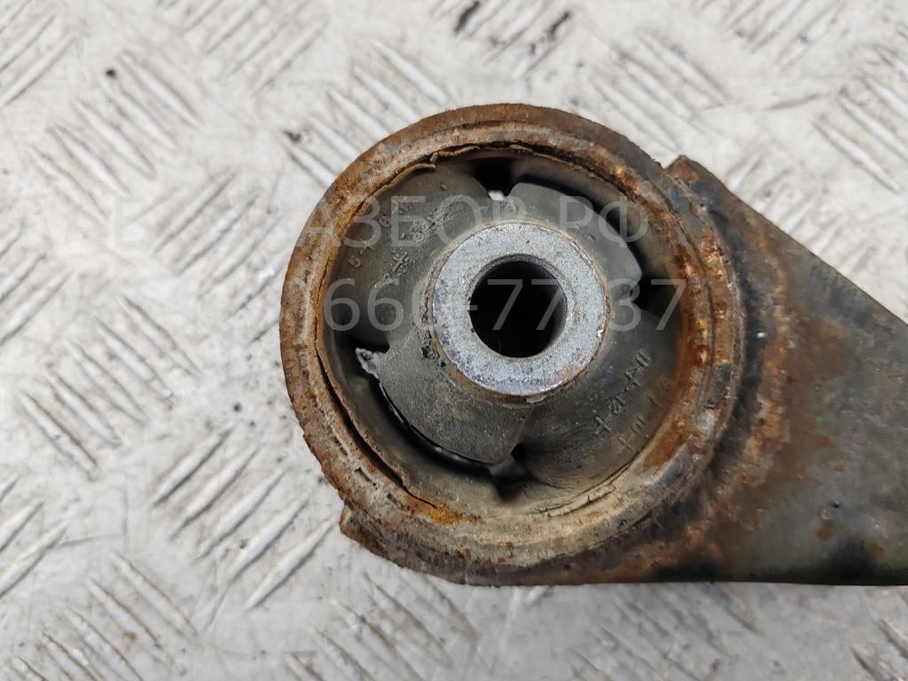 Рычаг передний правый