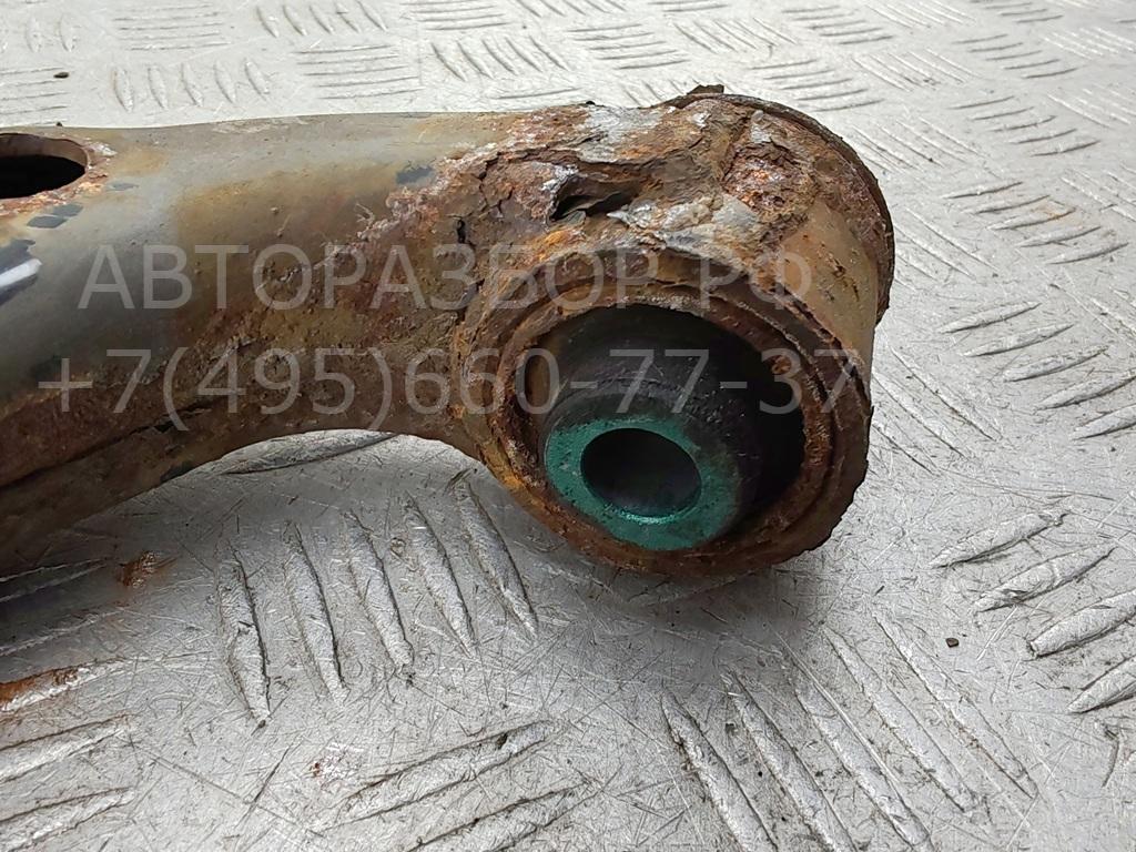 Рычаг передний правый