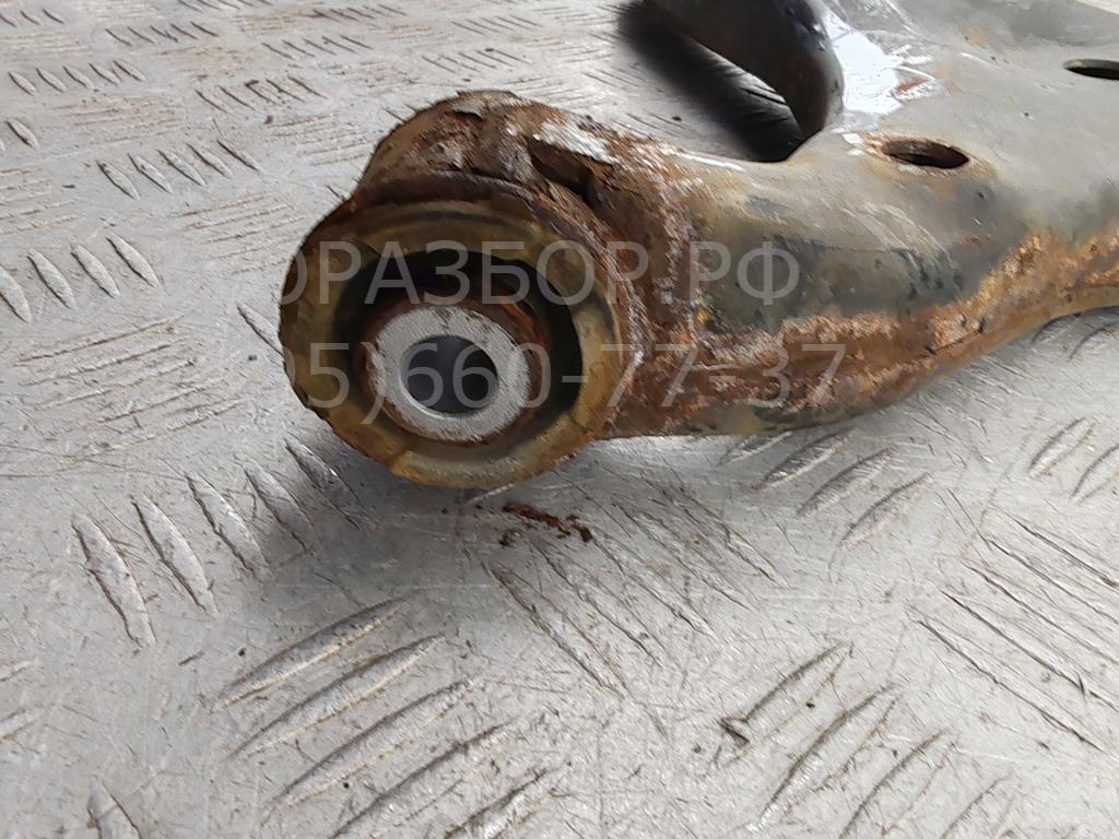 Рычаг передний правый