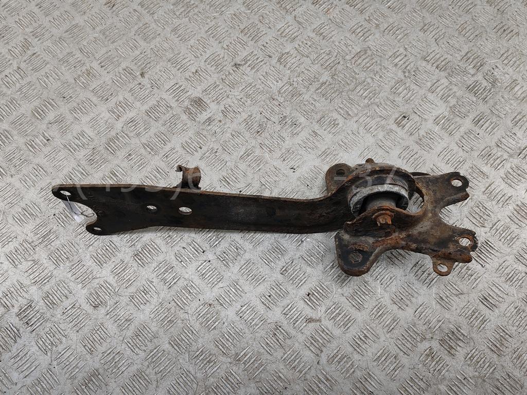 Рычаг задний правый