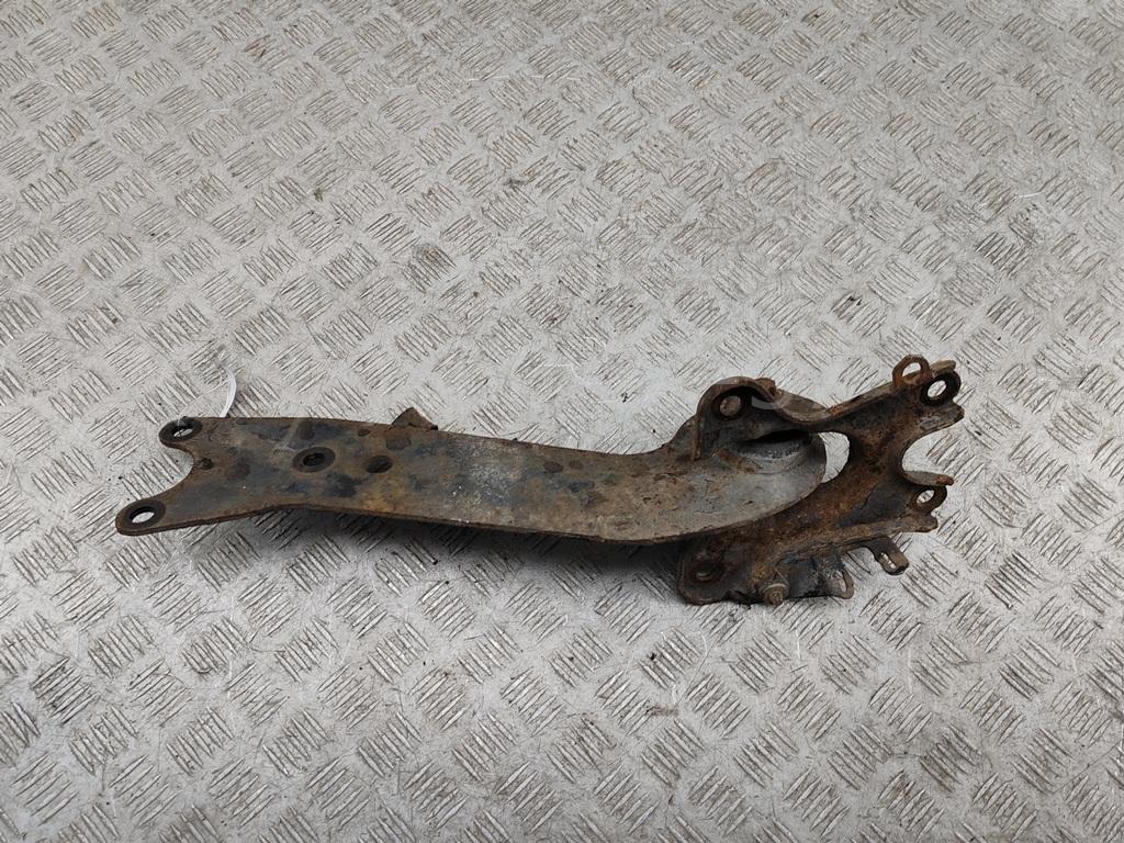 Рычаг задний правый