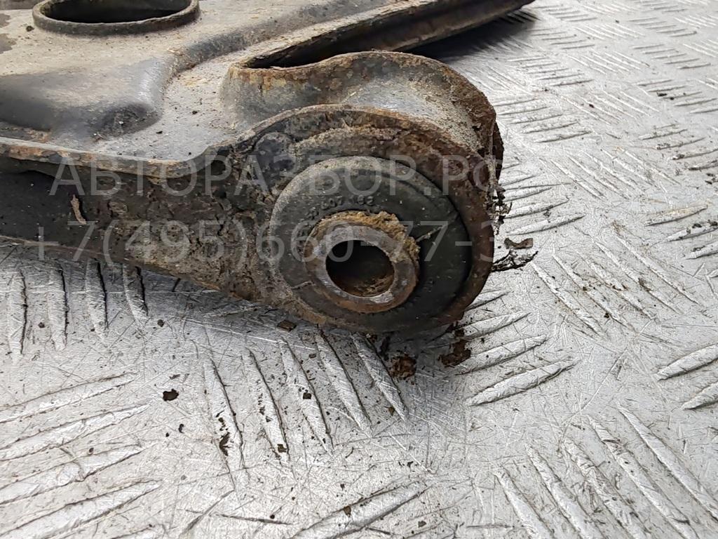 Рычаг передний правый