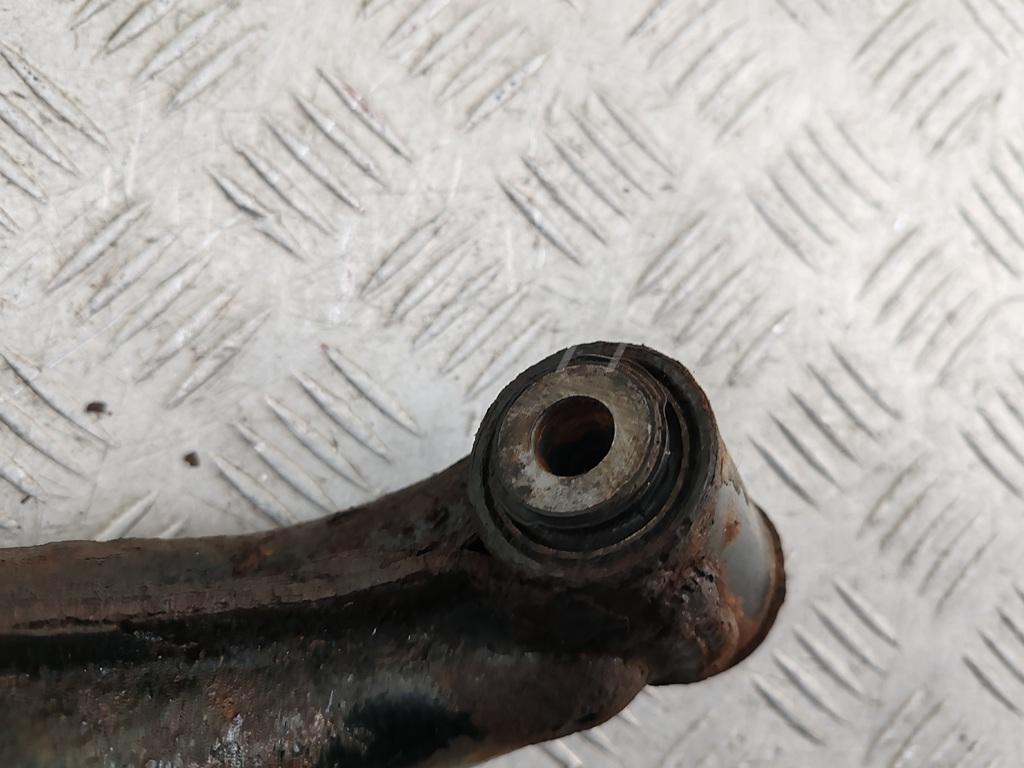 Рычаг задний правый