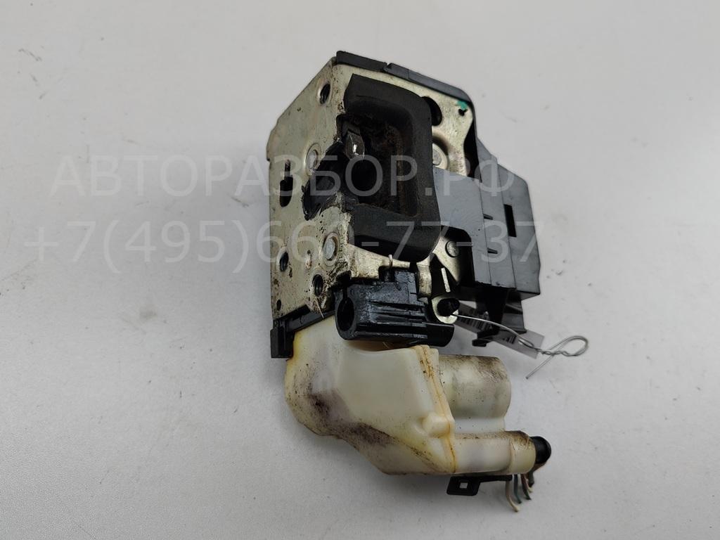 Замок двери передней левой