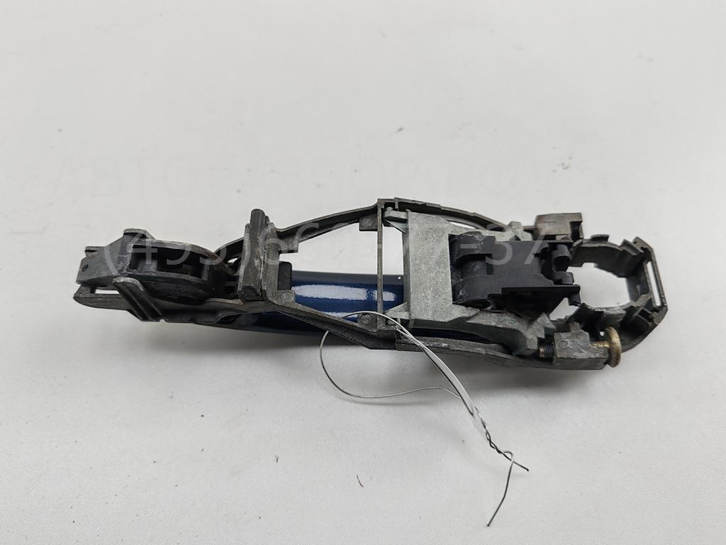 Ручка двери передней наружная правая