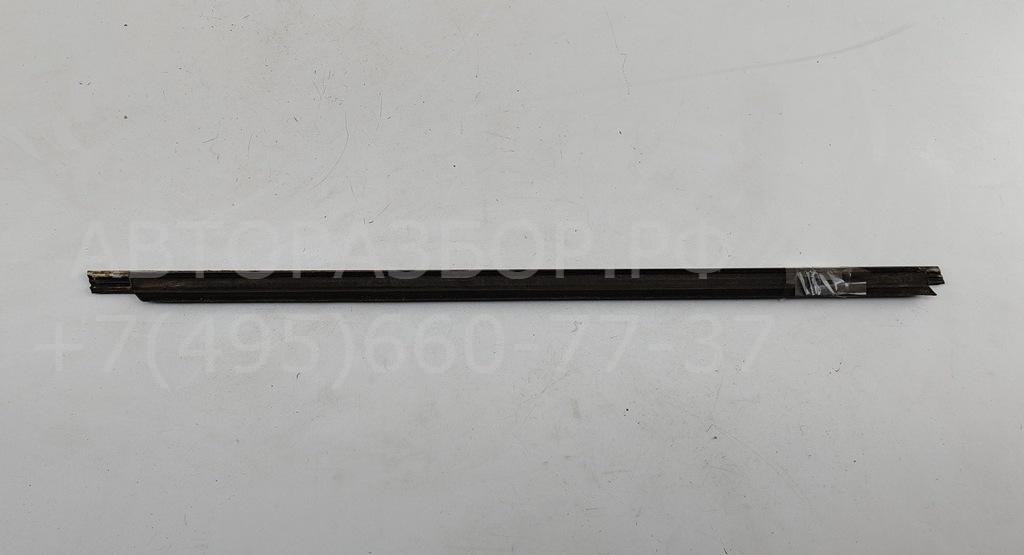 Накладка стекла переднего левого