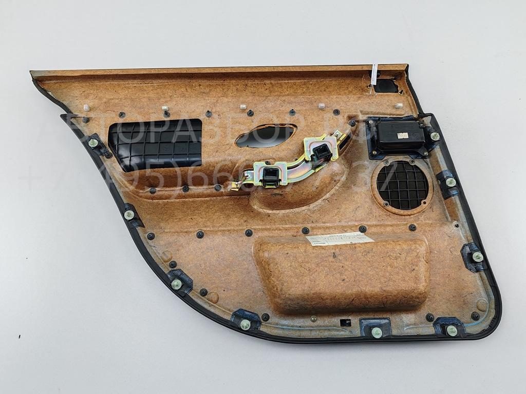 Обшивка двери задней правой