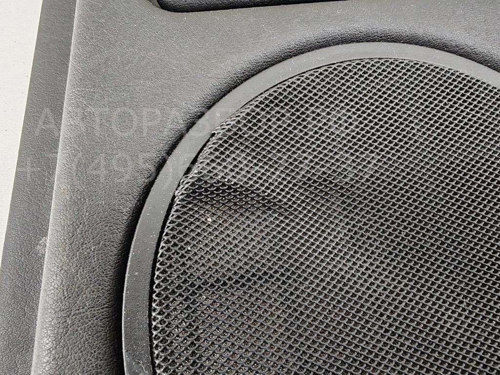 Обшивка двери задней правой