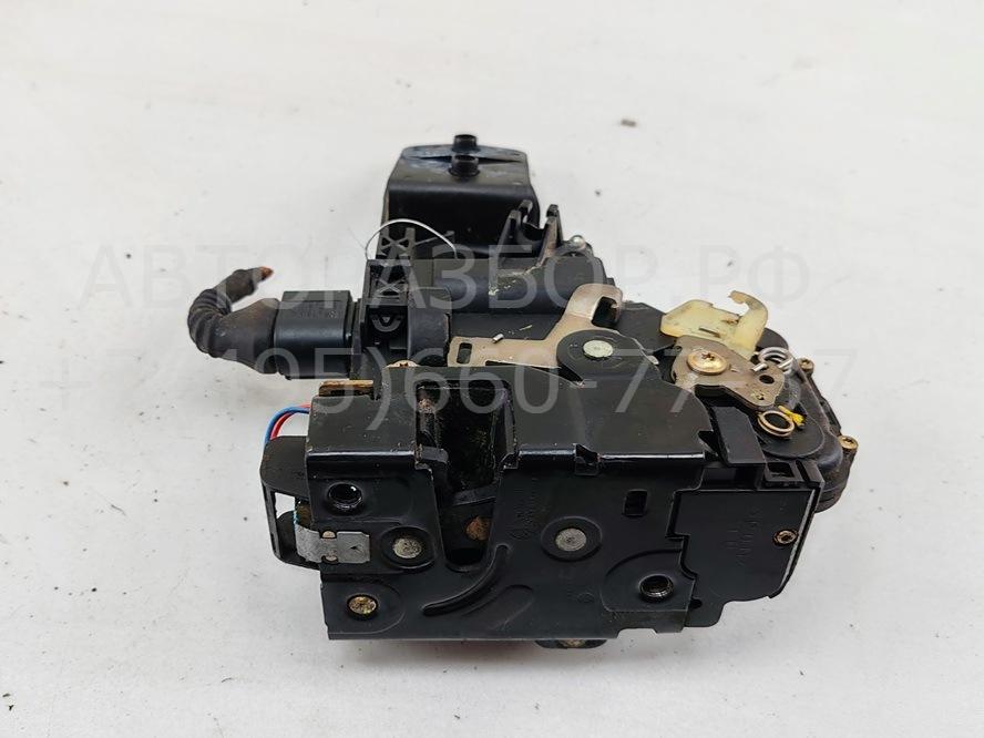 Замок двери передней правой