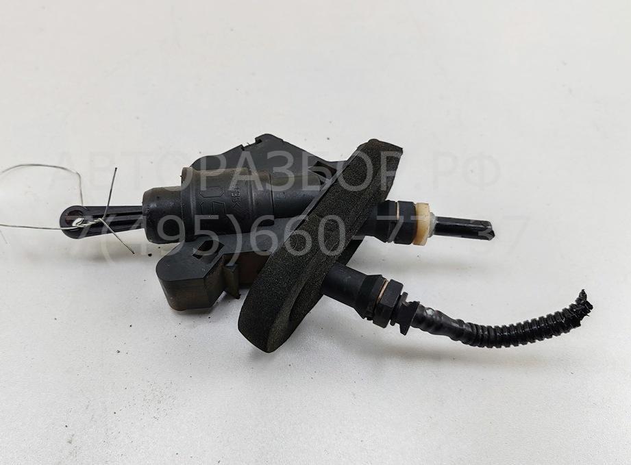 Цилиндр сцепления главный