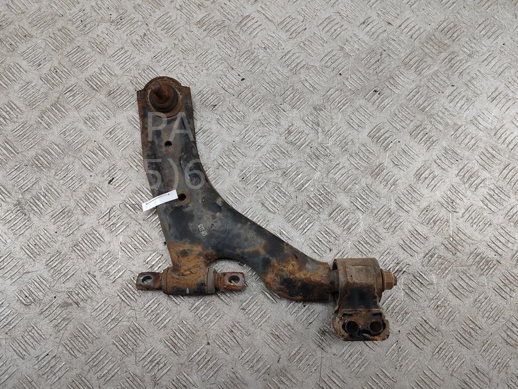 Рычаг передний правый