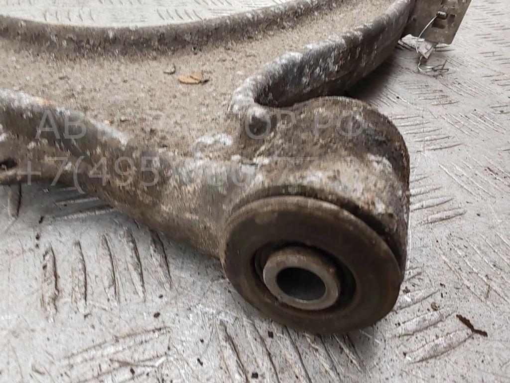 Рычаг передний правый