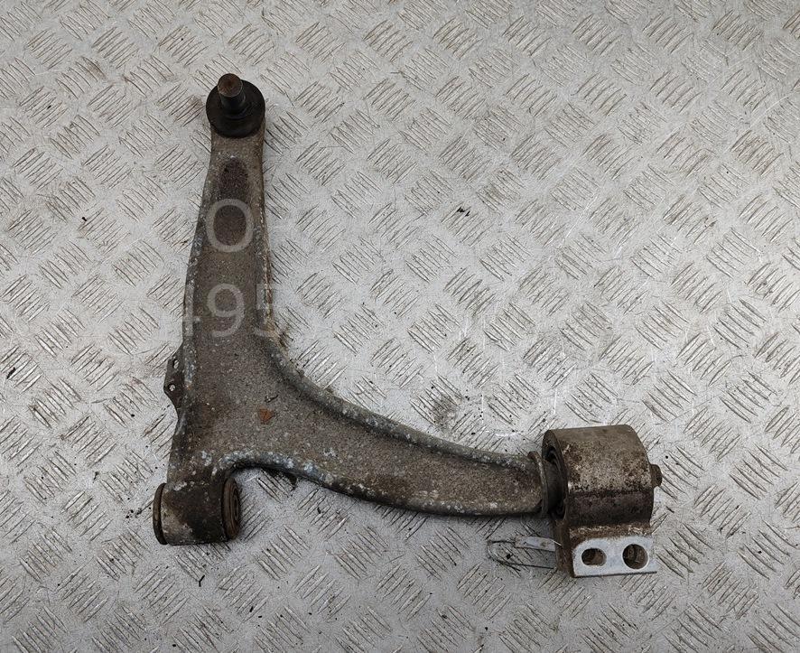 Рычаг передний правый