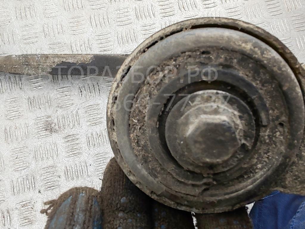 Рычаг передний левый