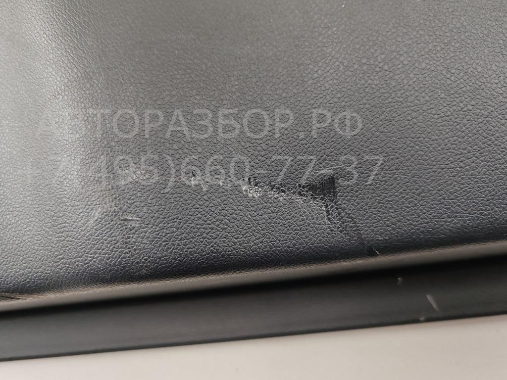 Обшивка двери передней правой