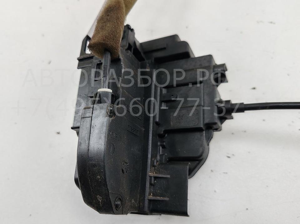 Замок двери передней правой