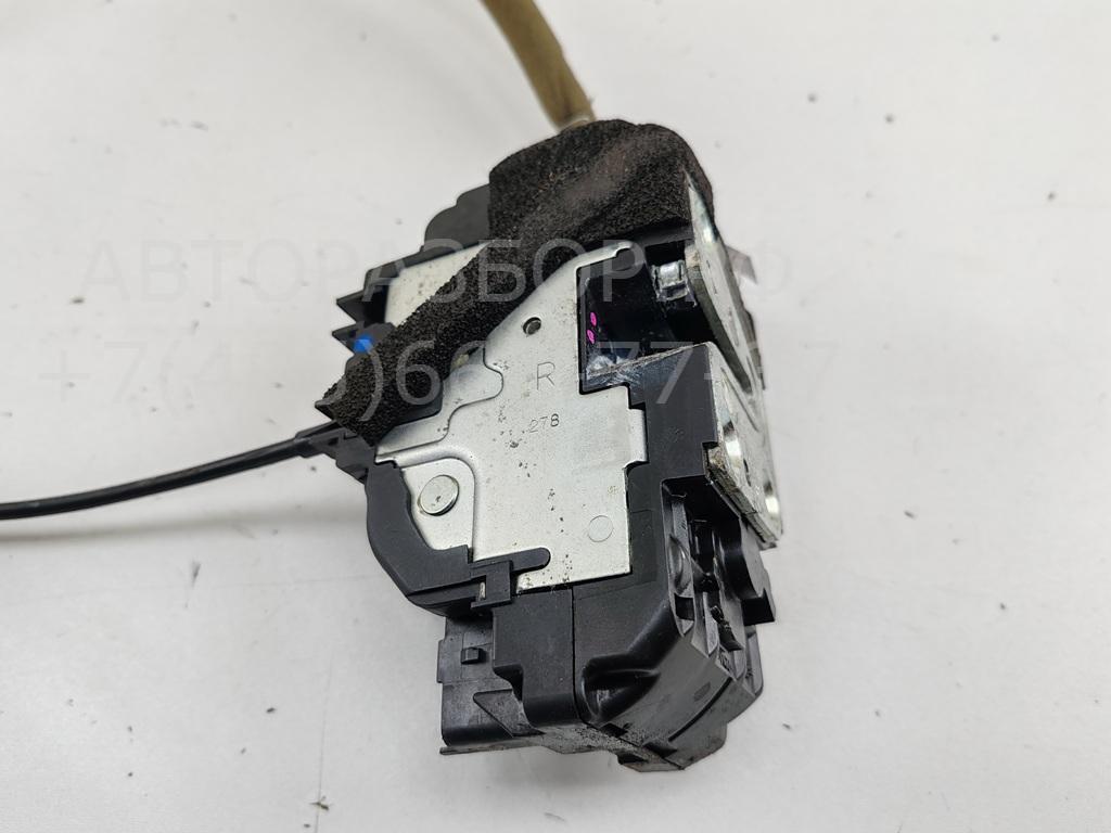 Замок двери передней правой