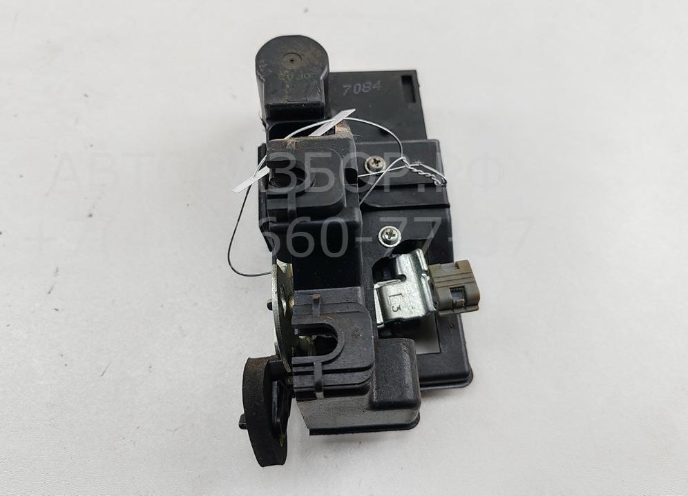 Замок двери задней левой