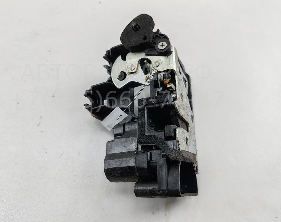 Замок двери задней левой