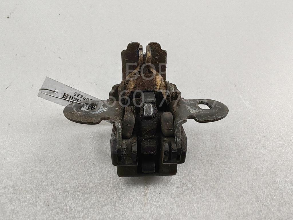 Замок двери задней левой