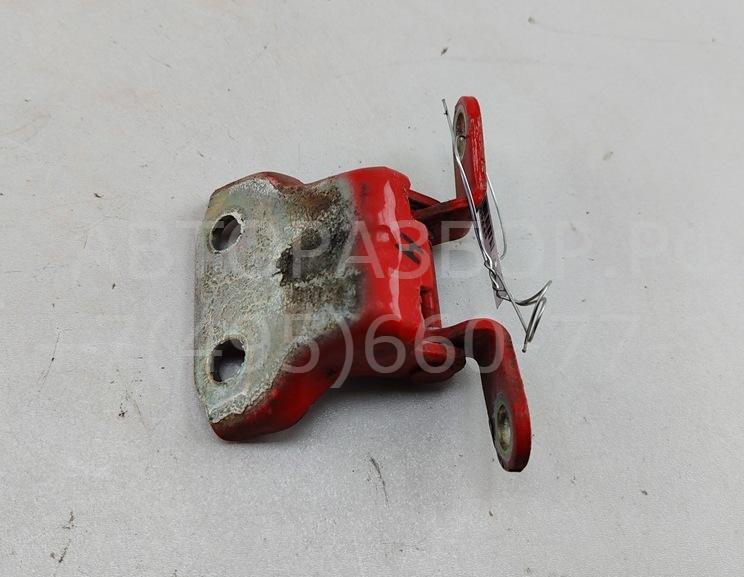 Петля двери