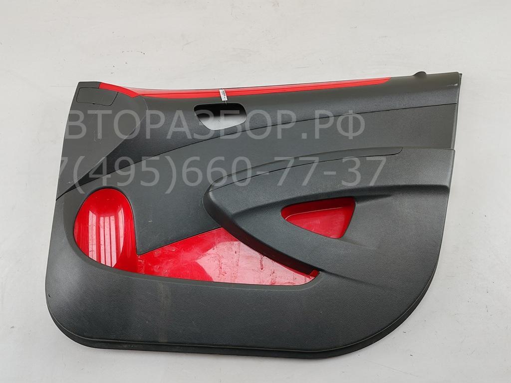 Обшивка двери передней правой