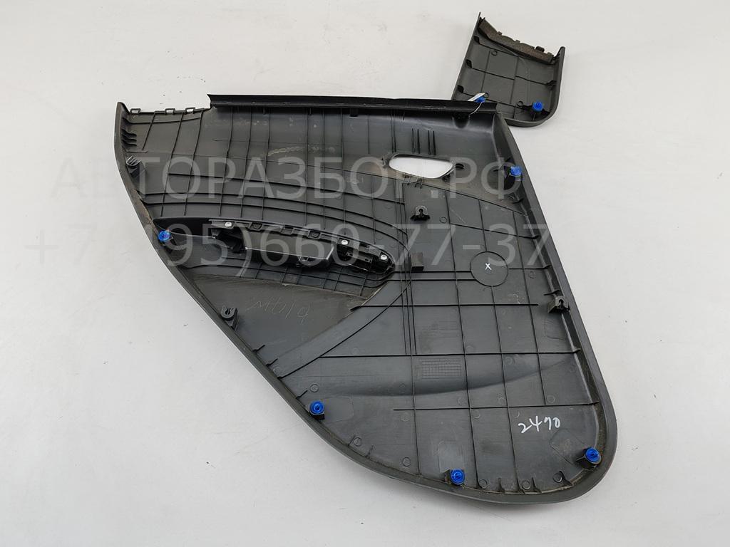 Обшивка двери задней правой