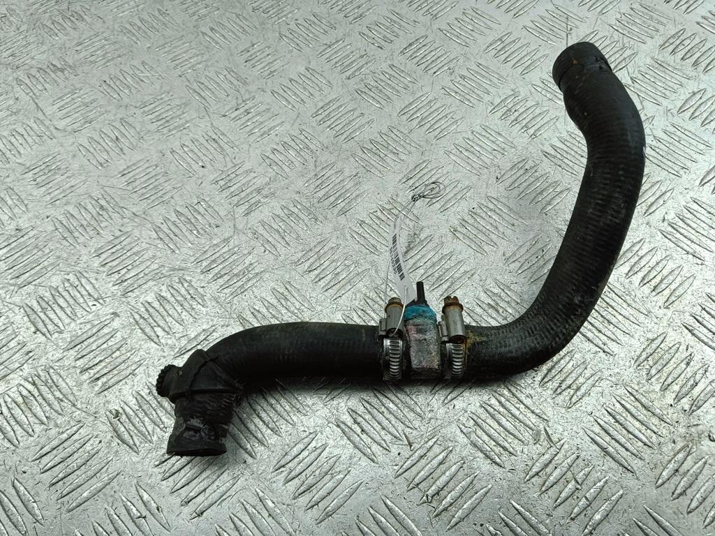 Патрубок отопителя