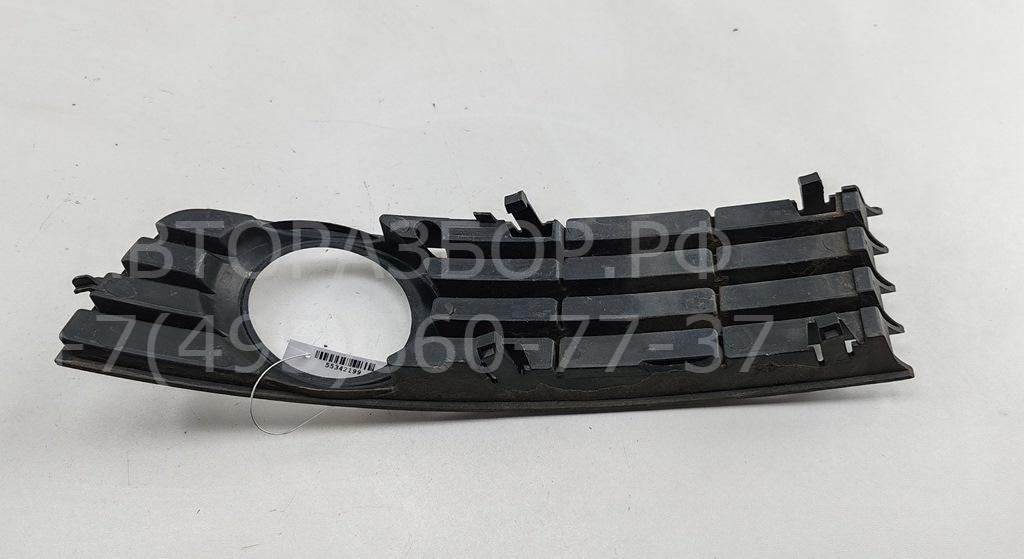 Рамка противотуманной фары правой