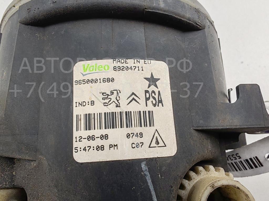 Фара противотуманная правая