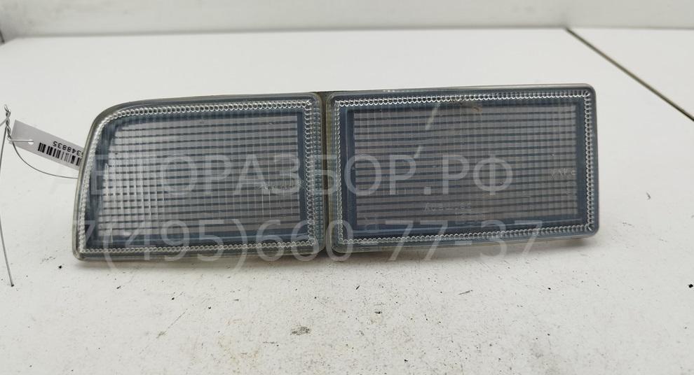 Отражатель передний правый у фары