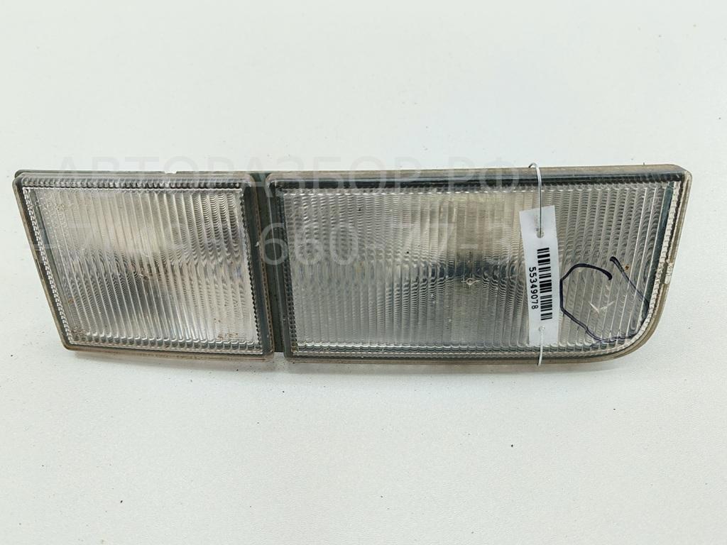 Отражатель передний правый у фары