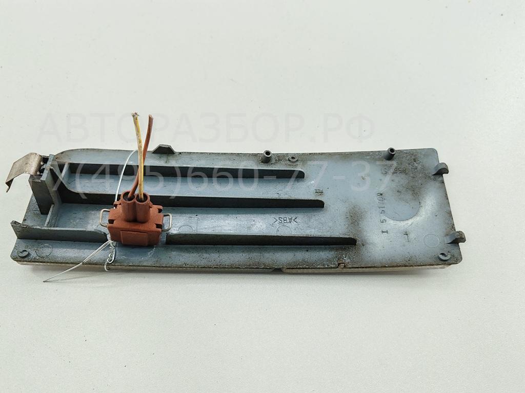 Отражатель передний левый у фары