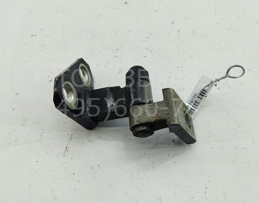 Петля двери