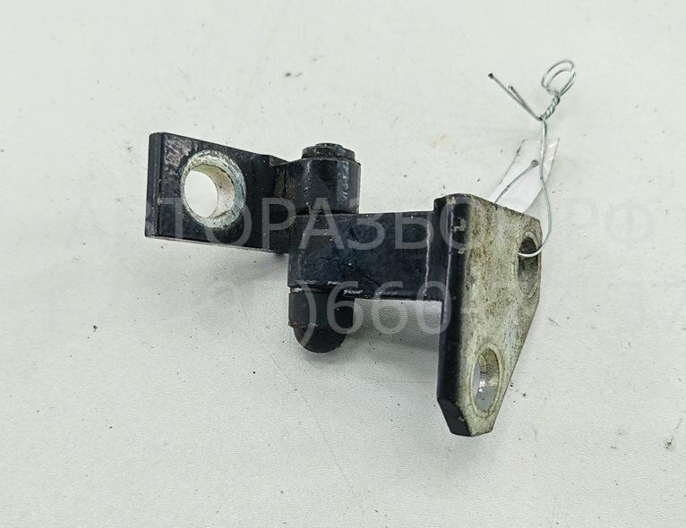 Петля двери