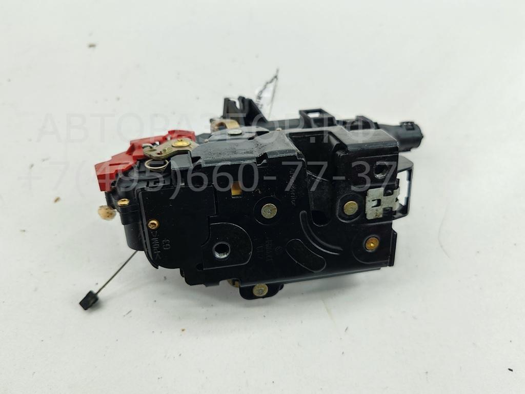 Замок двери передней левой