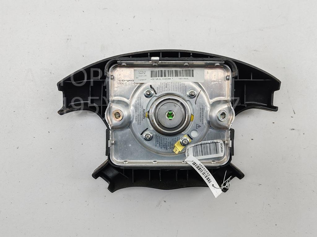 Подушка безопасности в рулевое колесо